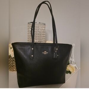 Coach Black Leather Tote Bag - Signature Hardware